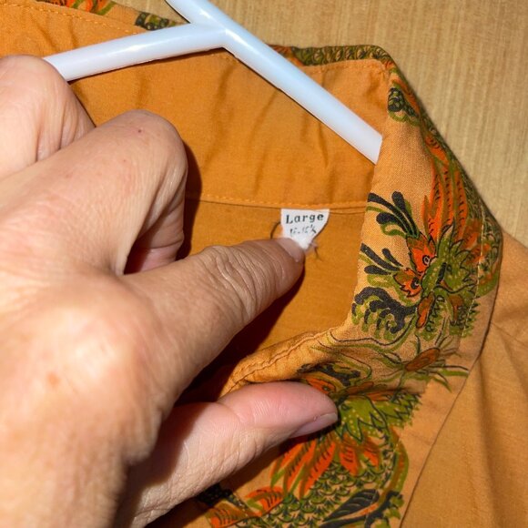 Vintage 1970s Mens Shirt Size Large Orange Dragon Button Down Long Sleeve - Picture 9 of 12